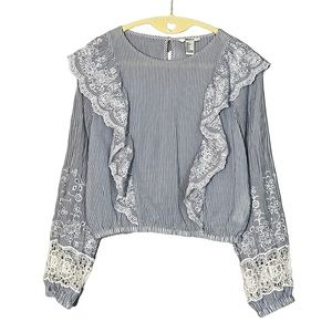 Forever 21 Women’s Blue & White Striped Floral Eyelet Embroidered Crop Blouse
